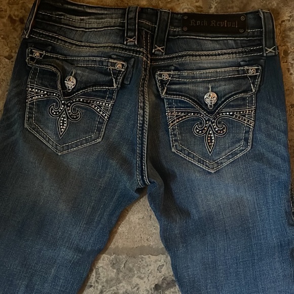 Rock Revival Capris - Picture 3 of 6